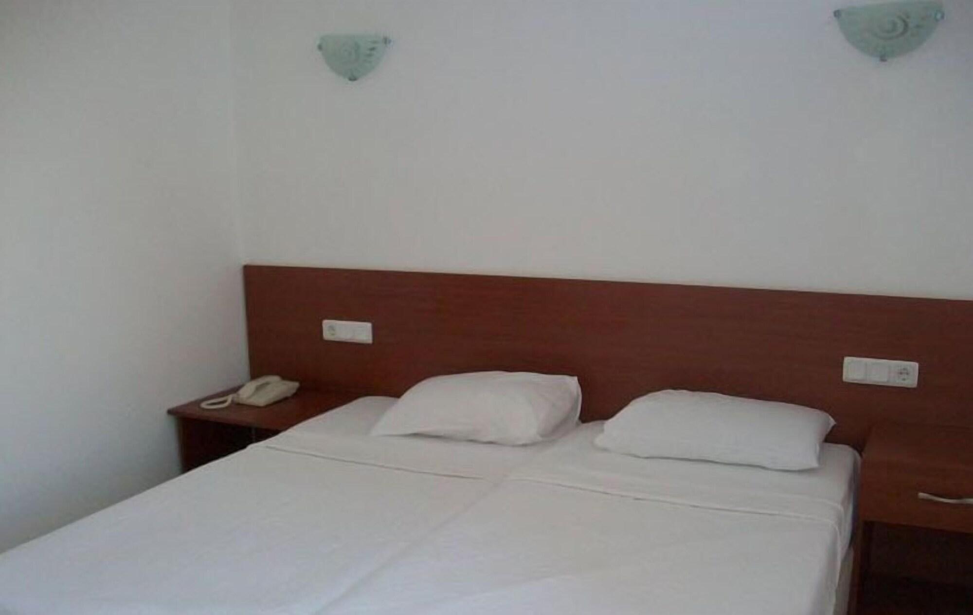 Kriss Otel Ortakentyahşi Exterior foto